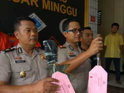 Polisi Tangkap Geng Motor Penyerang Warnet, Golok Sisir Jadi Barang Bukti