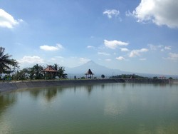 Ada Durian Raksasa di Kulonprogo!