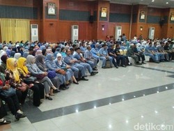 Ini Cara Risma Cegah Kekerasan Seks Anak di Sekolah