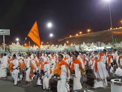 Semangat Jemaah Indonesia Melontar Jumrah dan Mabit di Mina