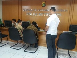 Istri Mario Teguh Datangi Polda Metro