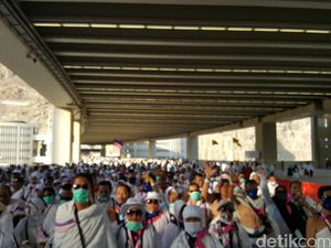 Jemaah Berisiko Tinggi Diimbau Istirahat, Lontar Jumrah Bisa Diwakilkan
