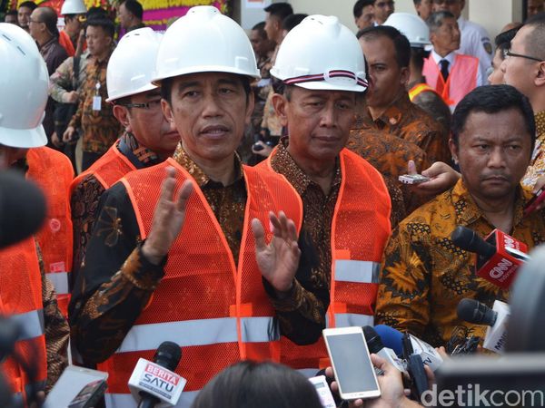 Jokowi Resmikan New Priok Container Terminal