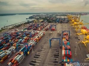 Pengembangan Tahap I Pelabuhan Kuala Tanjung Capai 70% Pengembangan Tahap I Pelabuhan Kuala Tanjung Capai 70%