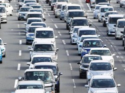 Mobil di Jepang Tanpa Kaca Film Biar Gampang Ditangkap CCTV