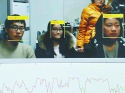 Seorang Profesor Pasang Sensor Kebosanan di Kelas