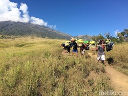255 Pendaki Dievakuasi dari Rinjani, 150 di Antaranya WNA