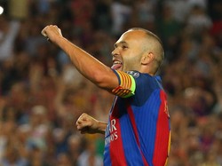 Iniesta Cuma Mau Pensiun di Barcelona