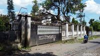 Pasca Penggeledahan, Padepokan Aa Gatot Sepi