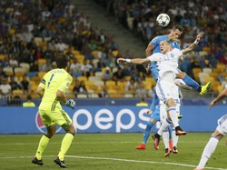 Dua Gol Milik Menangkan Napoli