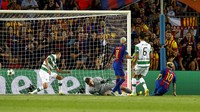 Lionel Messi membobol gawang Celtic. Albert Gea/Reuters/detikFoto.