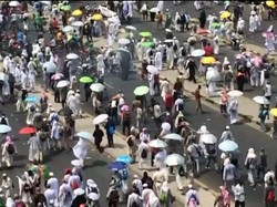 Jemaah Nafar Awal Tinggalkan Mina, Kota Makkah Dipenuhi Manusia