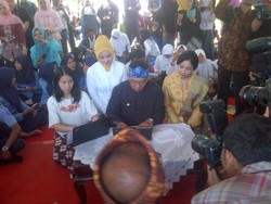 Ridwan Kamil Tantang Wali Kota Makassar Berbagi Buku untuk Tunanetra