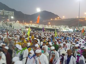 Jutaan Jemaah Haji Lempar Jumrah