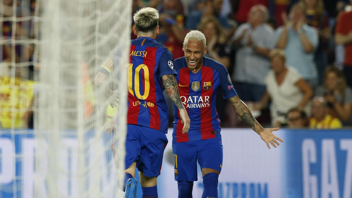 Lionel Messi berharap Neymar mau kembali ke Barcelona (Reuters / Albert Gea)