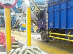 Satu GTO di Gerbang Tol Cengkareng Ditutup Akibat Ditabrak Truk