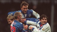 11. Blackburn Rovers telah mengoleksi 970 poin dari 696 pertandingan. Blackburn  main sebanyak 18 musim di era Premier League dengan merebut satu gelar pada 1994/1995. (Foto: Getty Images/Michael Cooper)