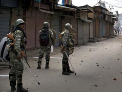 Kashmir Berlakukan Jam Malam Saat Idul Adha, Warga Rusuh