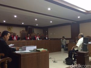 Kadis dan Pengusaha Didakwa Suap Putu Sudiartana Rp 500 Juta