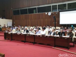 Tolak Tenaga Honorer jadi PNS, Pemerintah: Harus Ada Kontrol