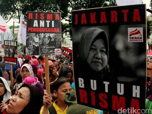 Aksi Dukung Risma Maju di Pilgub DKI