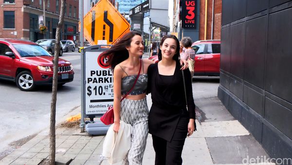 Ikut Julie Estelle dan Chelsea Islan Jalan-Jalan di Toronto Yuk!