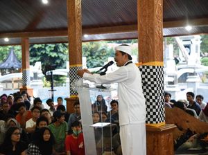 Di Hadapan Mahasiswa UI, Bupati Dedi Kritisi Pendidikan di Indonesia
