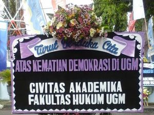 Dosen Fakultas Hukum UGM Geruduk Rektorat Protes Pemilihan Dekan: Jangan Bunuh Demokrasi