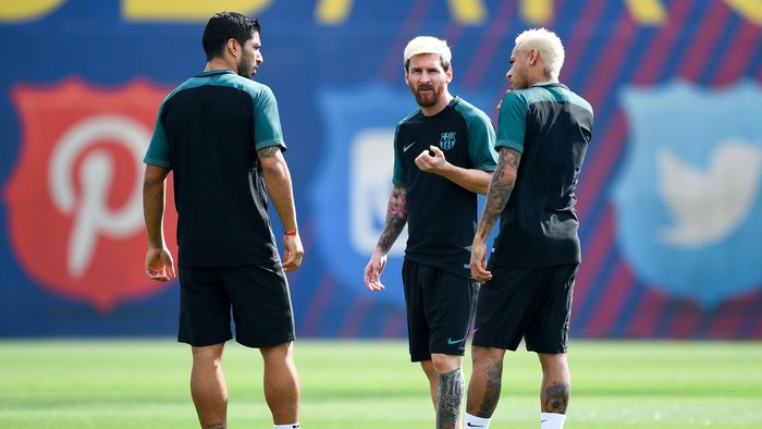 Messi dan Neymar Sudah Blonde, Suarez Kapan?