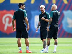 Messi dan Neymar Sudah Blonde, Suarez Kapan?