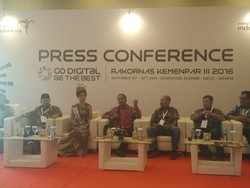 Pantau Turis Nakal, Menpar Akan Gabung Crisis Center dan War Room