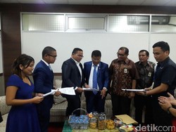 Hotman Paris Akui Selama Ini Simpan Uang di Luar Negeri
