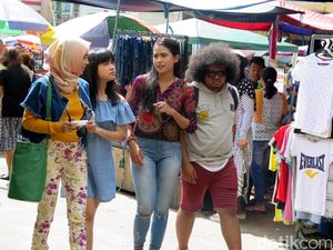 Babe Cabita Dikelilingi Wanita di Trinity, The Nekad Traveler