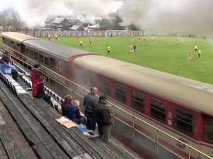 Lapangan Sepakbola Unik, Dilewati Kereta atau Terapung di Laut