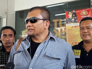 Wakilkan Gatot Brajamusti Launching Film DPO, Pemeriksaan Teman Dekat Ditunda Wakilkan Gatot Brajamusti Launching Film DPO, Pemeriksaan Teman Dekat Ditunda