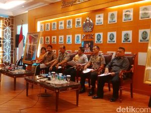 Effendi Ghazali Soal Oknum Jaksa Nakal dan Tukar Kepala: Masih Banyak Jaksa Baik Effendi Ghazali Soal Oknum Jaksa Nakal dan Tukar Kepala: Masih Banyak Jaksa Baik