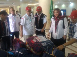 Memastikan Bawaan Jemaah Tak Kelebihan Beban dan Berisi Zamzam