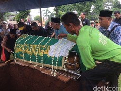 Kenangan Para Sahabat atas January Christy