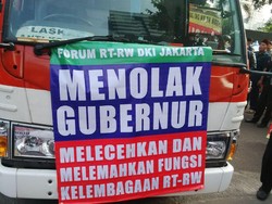 Demo di Balai Kota dan DPRD, Forum RT/RW Tolak Ahok dan Aplikasi Qlue