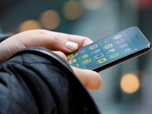 Apple Mata-matai Pengguna iPhone?