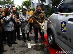PT Taspen Hibahkan Ambulance ke Pemkot Surabaya