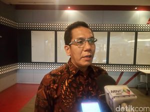Plafon Gedung Sempat Ambrol, Direktur BEI: Enggak Perlu Minder Plafon Gedung Sempat Ambrol, Direktur BEI: Enggak Perlu Minder