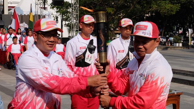 Api PON Jabar Ridwan Kamil kepada Iie Sumirat