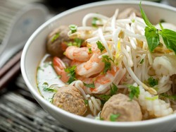 Video Resep: Mau Bikin Soto Mie Enak? Ikuti Langkahnya di Video Ini