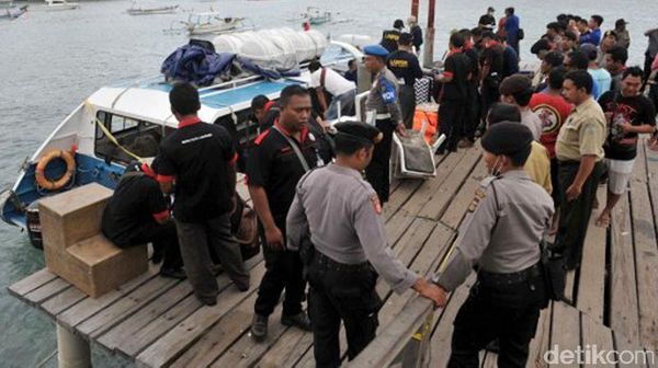Kapal Pengangkut Wisatawan Asing Meledak di Bali
