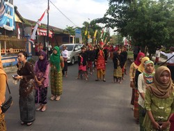 Ini Dia Tradisi Nyongkolan, Pernikahan Suku Sasak di Lombok