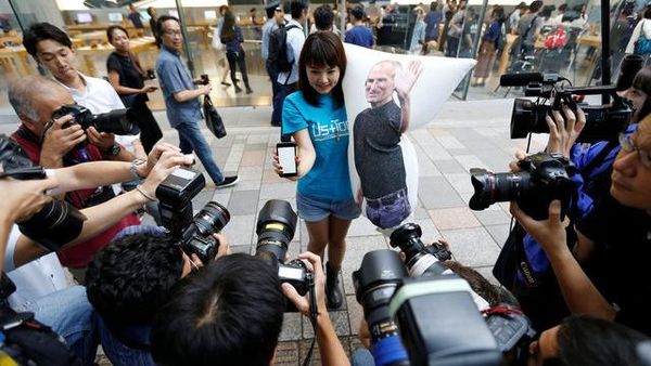 Euforia Pemilik Pertama iPhone 7