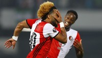 Tonny Vilhena merayakan gol yang dicetak di menit ke-79. Michael Kooren/Reuters/detikFoto.