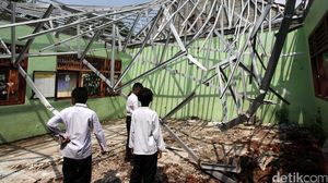 SDN Kalibaru 6 Depok yang Ambruk Belum Diperbaiki