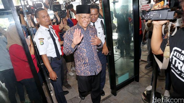 Irman Gusman Ditangkap, AM Fatwa Datangi KPK